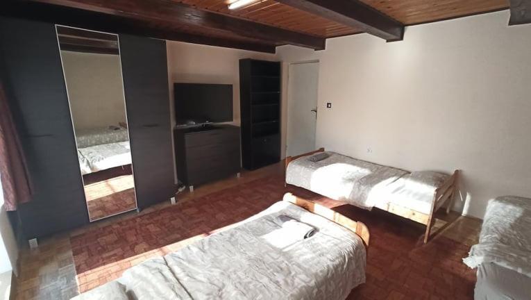 Hostel Komfort Borek คราคูฟ ภายนอก รูปภาพ
